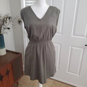 Universal Thread Dress‎ Womens Small Pullover Green Lyocell V-neck Short Casual